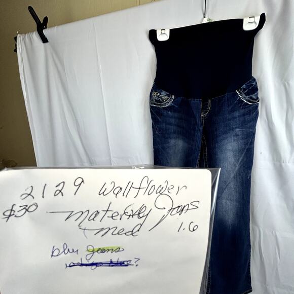 WallFlower Maternity Blue Jeans Size medium Denim embellished pocketsCloe - Picture 12 of 15